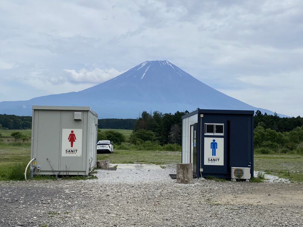 ふもとっぱら草原トイレ